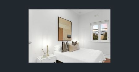 CHARMING CHARACTER HOME - Photo 2