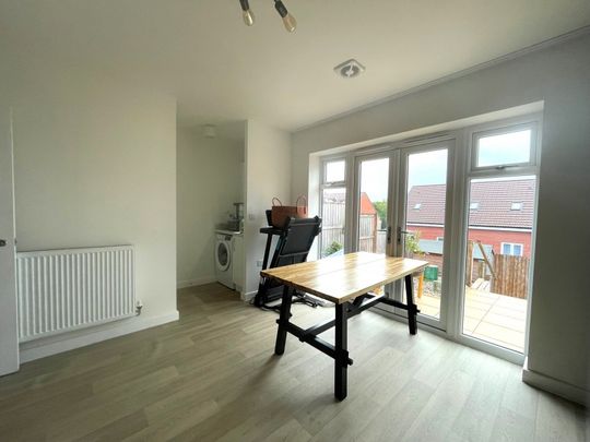 Lang Hill, Exeter - Photo 1