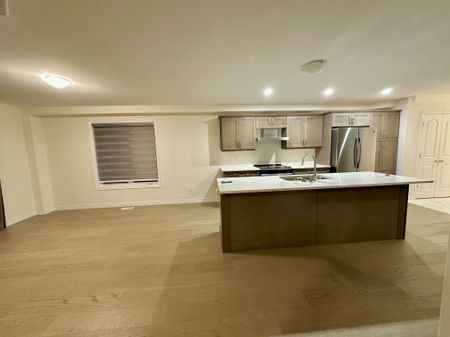 For Lease - 605 Lemay Grove, Peterborough, Ontario - Photo 5