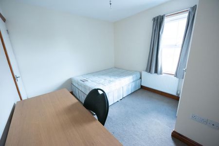 4 bedroom terraced house to rent - Photo 2