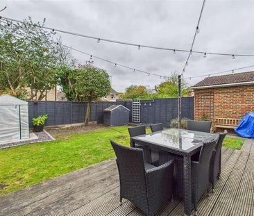 Whins Close, Camberley, Surrey, GU15 - Photo 5