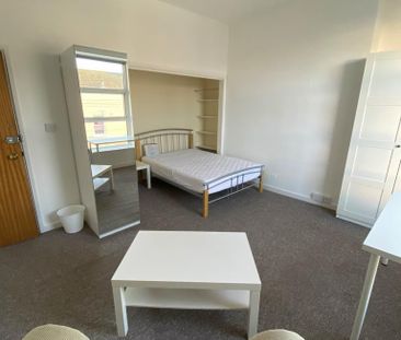 3 bedroom apartment to rent - Photo 5