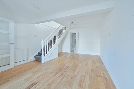 3 bedroom semi-detached house to rent - Photo 2