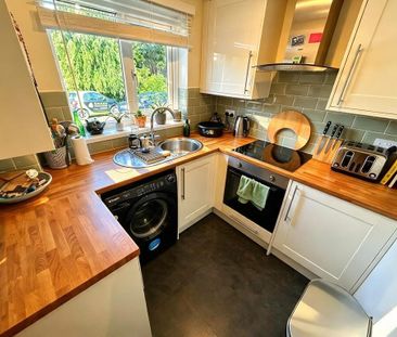 2 bedroom end of terrace house to rent - Photo 6