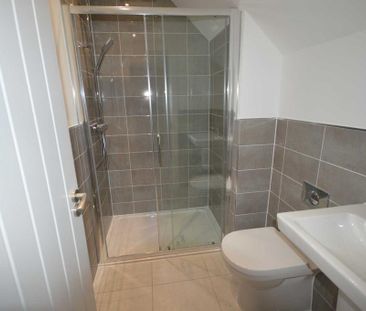 3 bedroom semi-detached house to rent - Photo 6