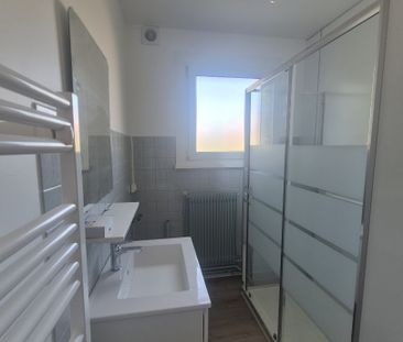 Location Appartement 3 pièces 72m² ST OMER 62500 - Photo 4