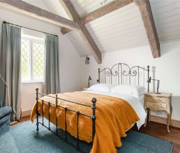 A stunning country retreat situated in the heart of the popular vil... - Photo 6