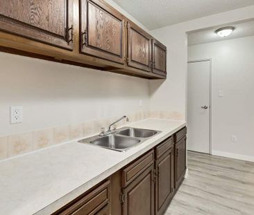 Renovated Suite - 2 Bedroom - Photo 5