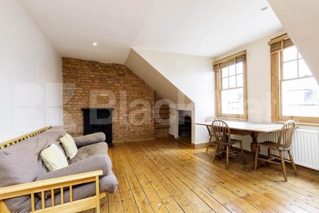 Top floor 1 bedroom with exposed brick and private roof terrace - Photo 2