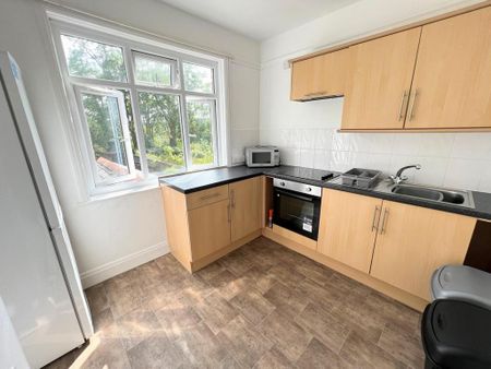 6 bedroom terraced house to rent - Photo 3