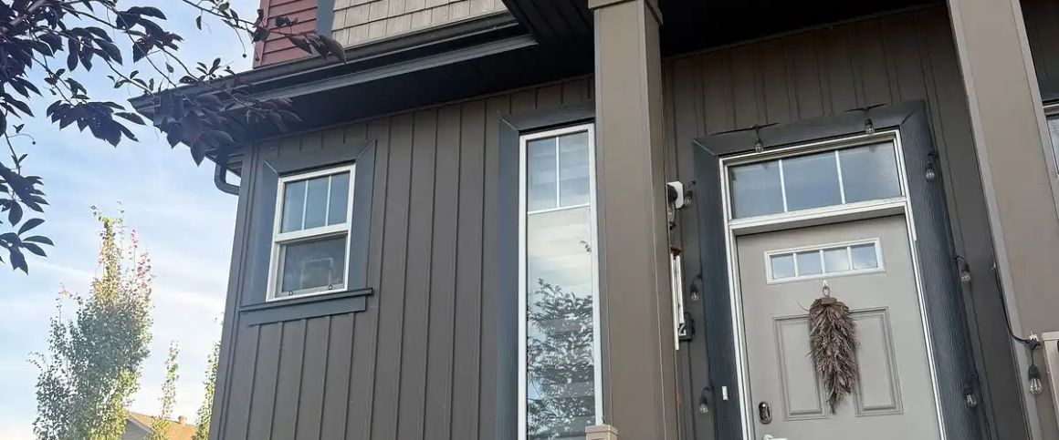 Furnished Room + Private Bathroom | Utilities Included | Orchards SW Edmonton — 1 Bedroom Townhouse - Photo 1