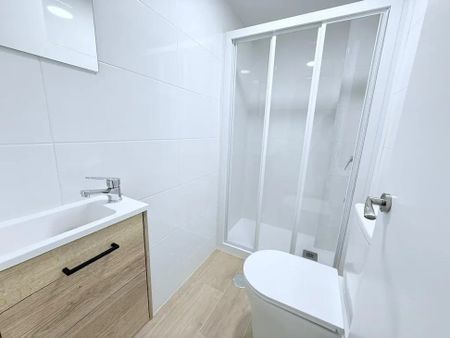 Calle del Puerto del Bruch, Madrid, Community of Madrid 28031 - Photo 2