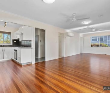 7 Yanderra Avenue, Arana Hills QLD 4054 - Photo 3