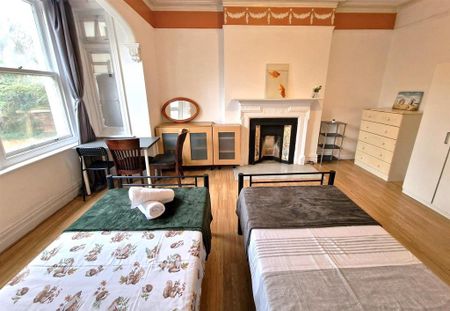 10 bedroom house share to rent - Photo 5