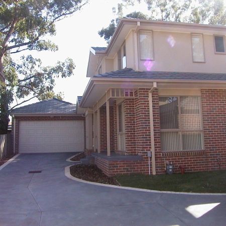 Family Home with Tranquility - Photo 4