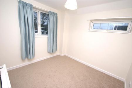 3 bedroom end of terrace house to rent - Photo 3