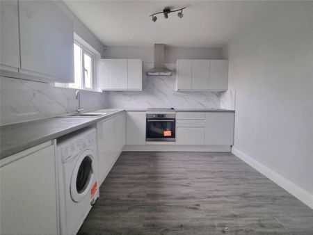 3 bedroom maisonette to rent - Photo 3