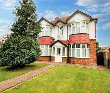 Brentwood Road, Romford, RM1 - Photo 1