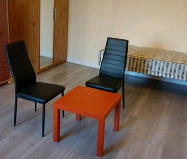 2 Bed Flat, Stoney Stanton Road, CV1 - Photo 1