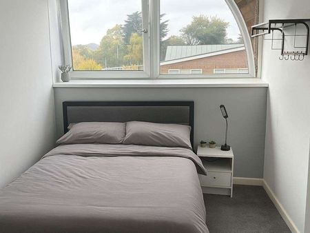 Flat 2 Room 3 - Photo 2