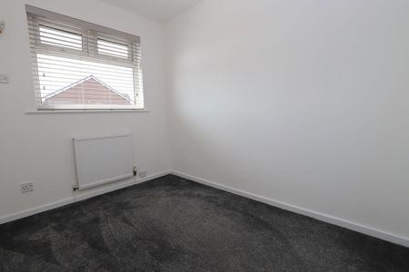 Lakeland Crescent, Bury - Photo 5