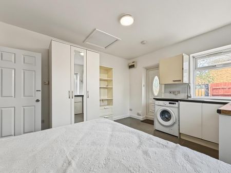 Studio to rent - Photo 3
