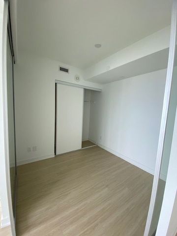 For Lease - 8 Wellesley Street Unit# 5708, Toronto, Ontario - Photo 5