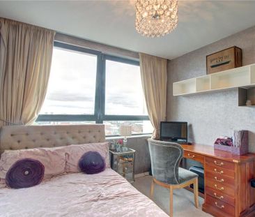 3 bedroom penthouse to rent - Photo 3