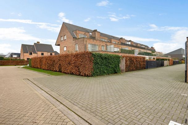 Appartement met ruim terras in doodlopende straat - Photo 1