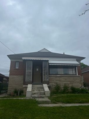 For Lease - 1837 Victoria Park N/A, Toronto, Ontario - Photo 1