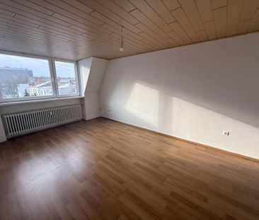 Großzügige Wohnung mit großen Zimmern, Einbauküche und Abstellraum - Foto 1