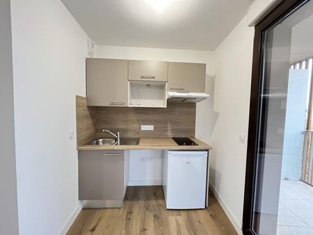 location Appartement T2 DE 44.31m² À BRUGES - Photo 4