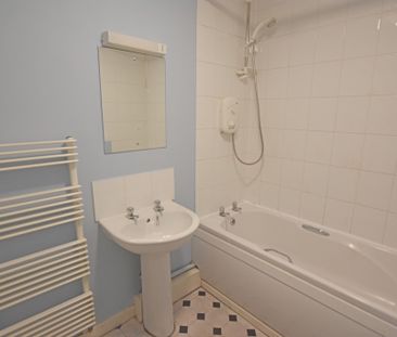 3 Bedroom Flat - Photo 6