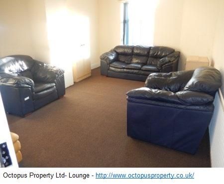 3 bedroom flat to rent - Photo 1