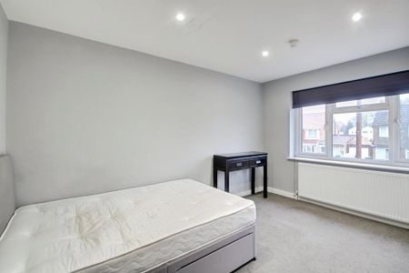 House of multiple occupation to rent - Photo 2