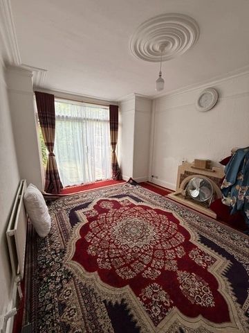 4 Bed Terraced House, Elvendon Road, N13 - Photo 3