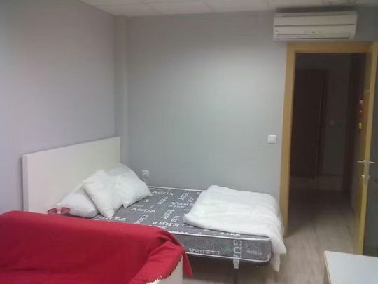 Carrer de Sant Vicent Màrtir, Valencia, Valencian Community 46002 - Photo 1