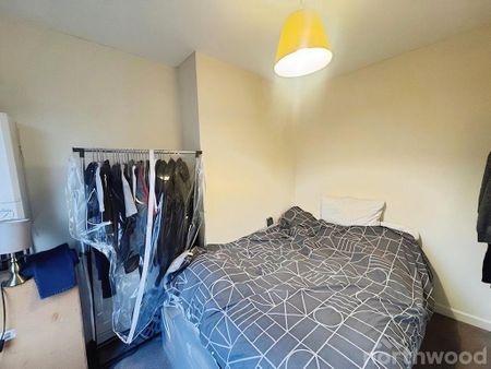 2 bedroom end of terrace house to rent - Photo 3