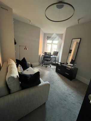 Room in a Shared Flat, Moreland Court, NW2 - Photo 1