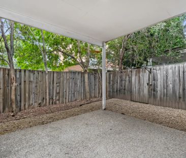 3 level townhouse with city views - Photo 5