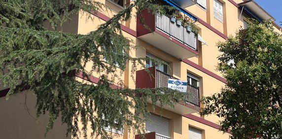 T4 MEUBLÉ - CAVE - GARAGE - BALCON - Photo 2