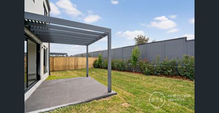 Modern 4 Bedroom House in Georges Cove by Mirvac! - Photo 2