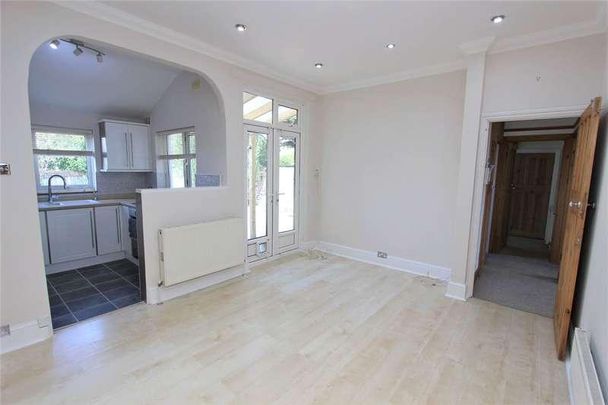 Highfield Grove, Westcliff-on-sea, Essex, SS0 - Photo 1