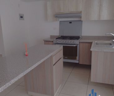 HERMOSA CASA CON ROOF GARDEN EN RENTA EN TRES CANTOS - Photo 4
