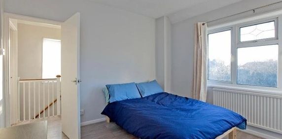Room in a Shared House, Henningham Road, N17 - Photo 2
