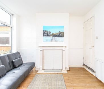 2 Bed Terraced House, Lichfield Road, NG2 - Photo 4