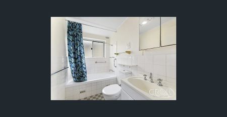 Neat-As-A-Pin One Bedroom Apartment - Photo 2