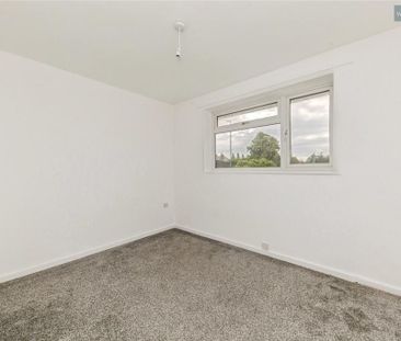 2 bedroom mews to rent - Photo 4