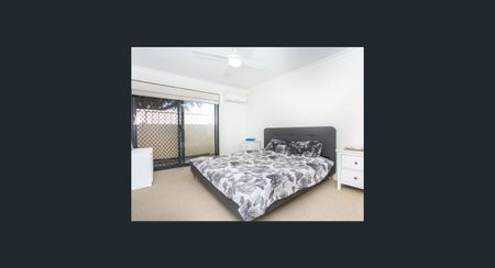 Beautifully presented 3 bedroom home - Photo 3
