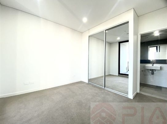 Spacious 3-Bedroom Modern Apartment in Vibrant Kogarah - Photo 1